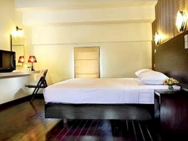 Mervit Hotel Padang  Exterior foto